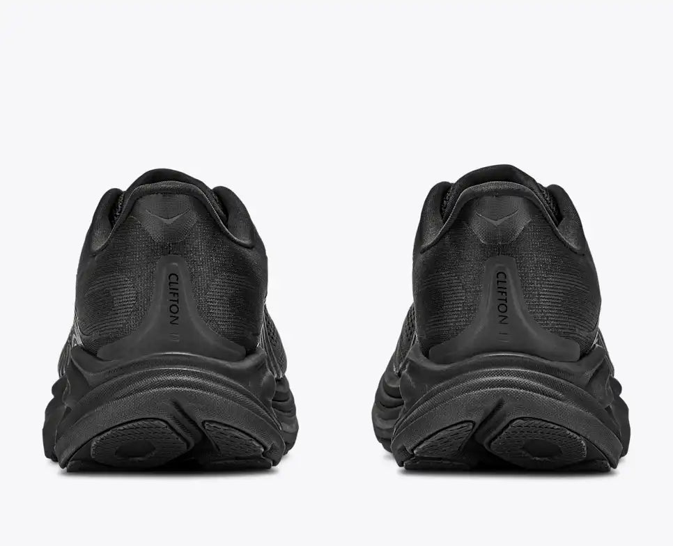 HOKA Clifton 11 black / black