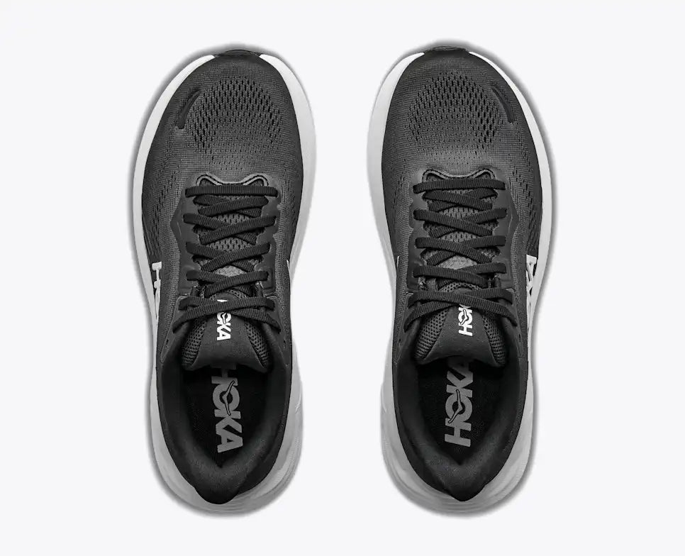 HOKA Clifton 11 black / white