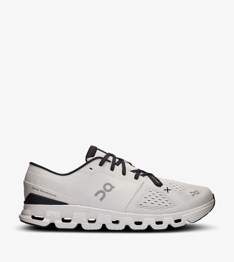 On Cloud X 4 Ivory Black