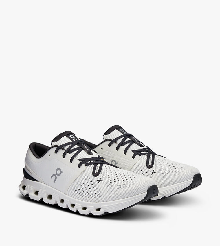 On Cloud X 4 Ivory Black