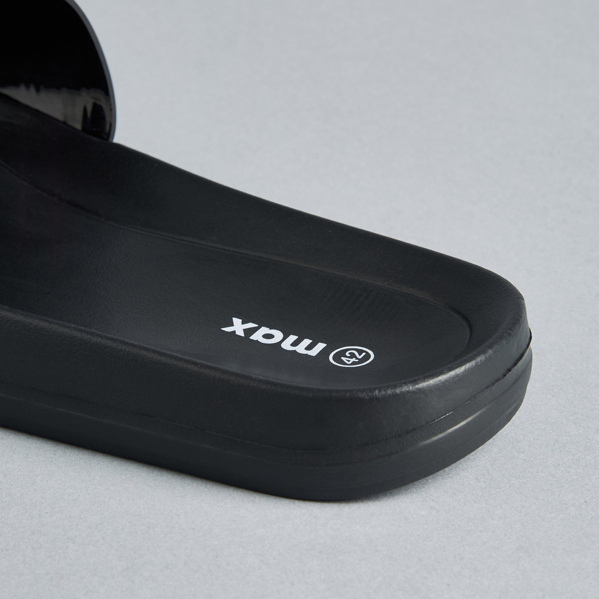 Max Contrast Piping Detail Slides Black for Men - image 5