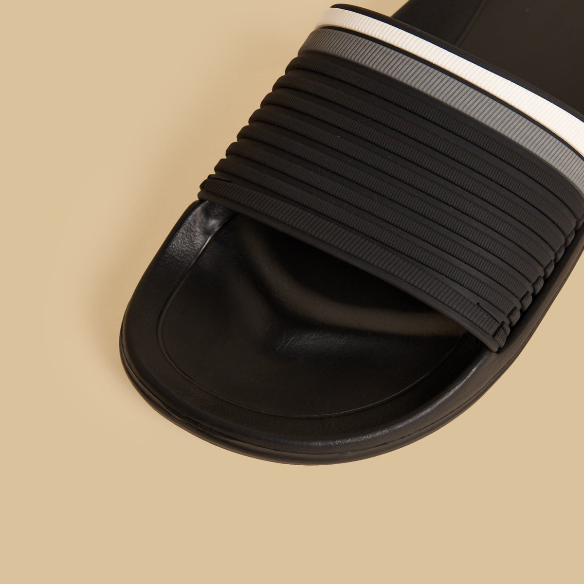 Max Textured Beach Slippers Black for Men - image 4