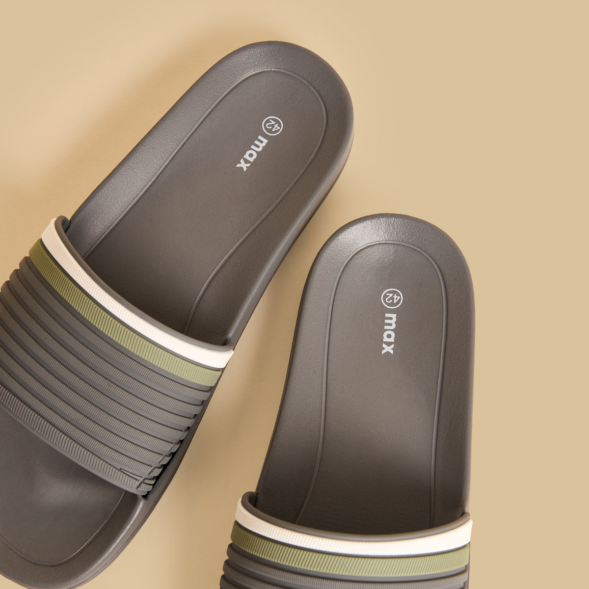 Max Textured Beach Slippers Grey for Men - image 2