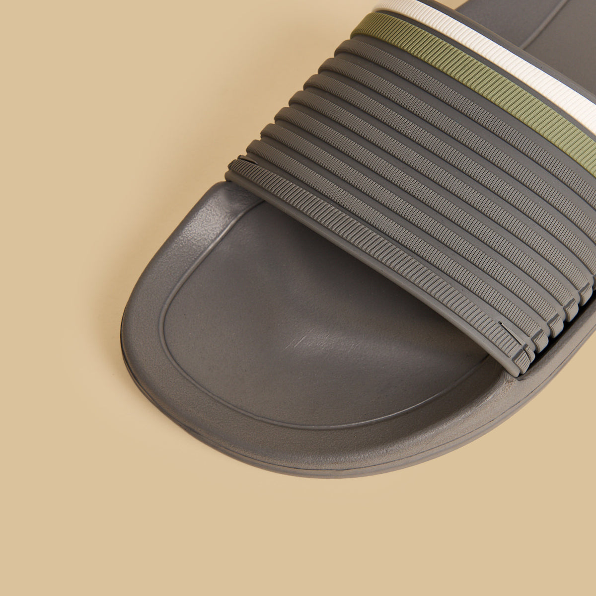 Max Textured Beach Slippers Grey for Men - image 4
