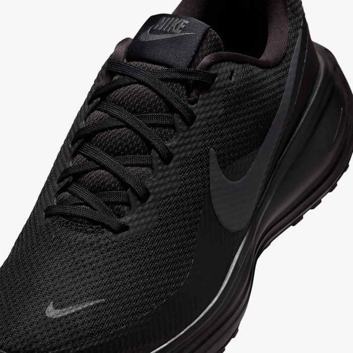 Nike Revolution 8 Black