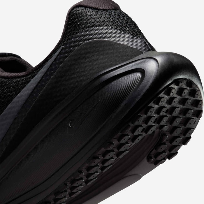 Nike Revolution 8 Black
