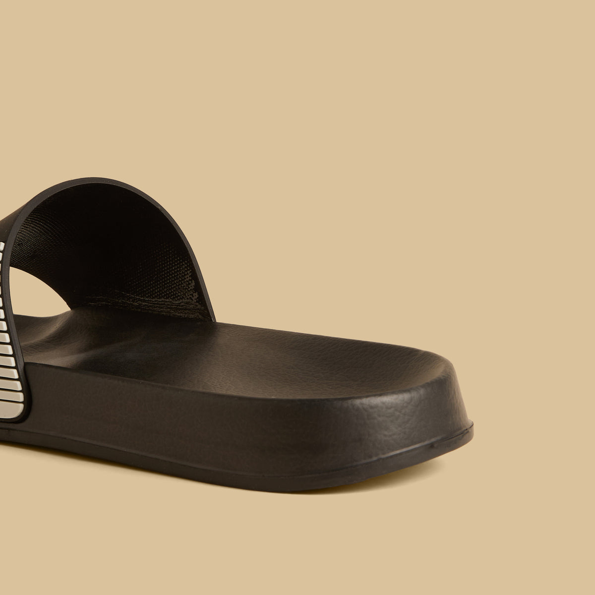 Max Text Embossed Beach Slides Black for Men - image 4