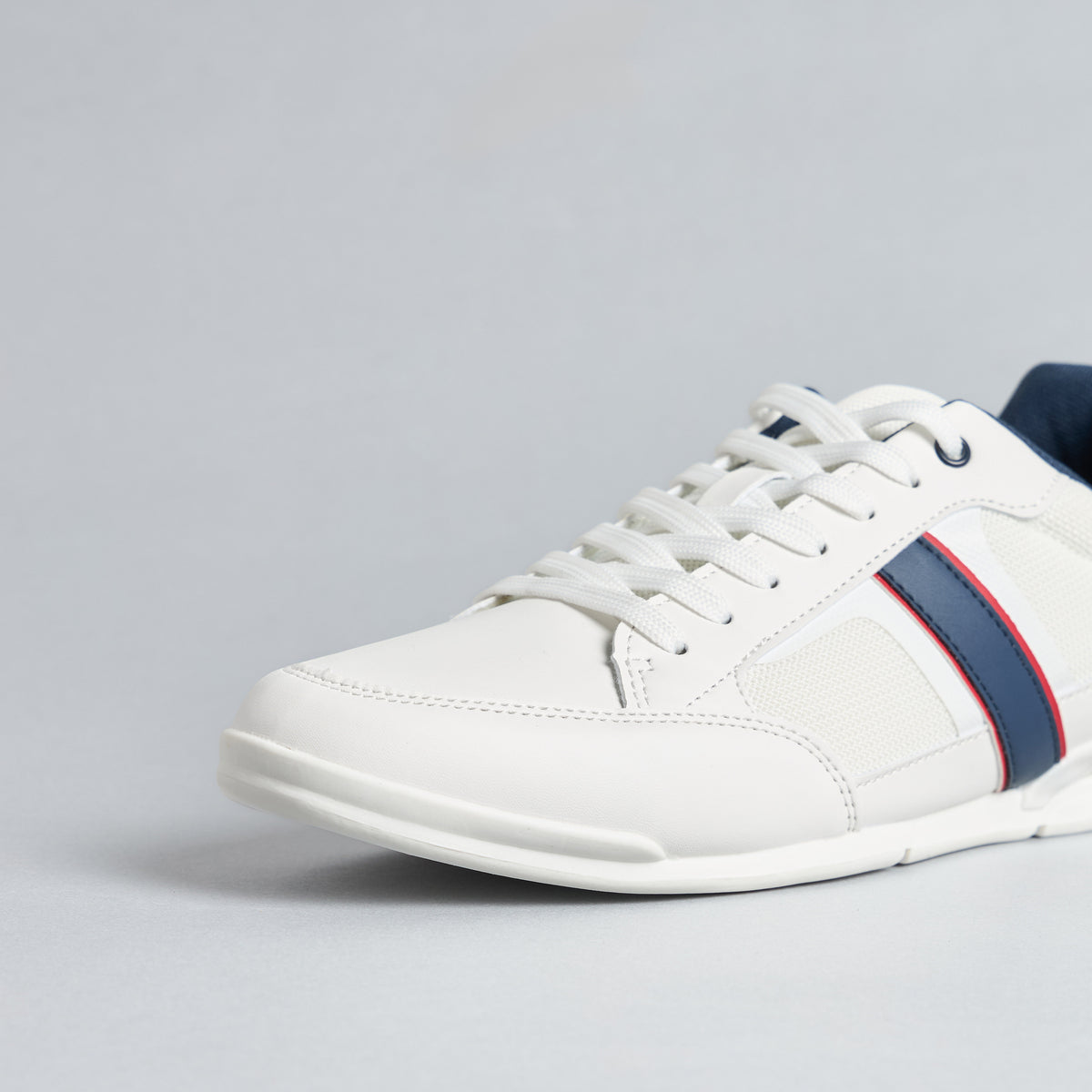 Max Textured Lace-Up Sneakers White for Men - image 4