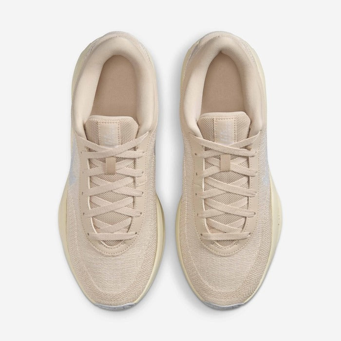 Nike G.T. Hustle Academy