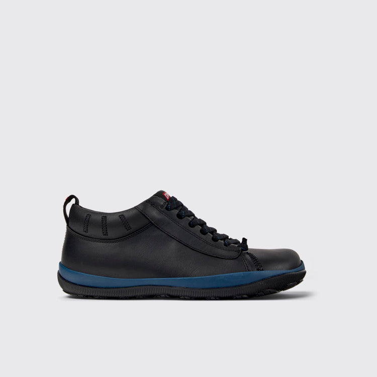 Side view of Peu Pista Black leather shoes for men