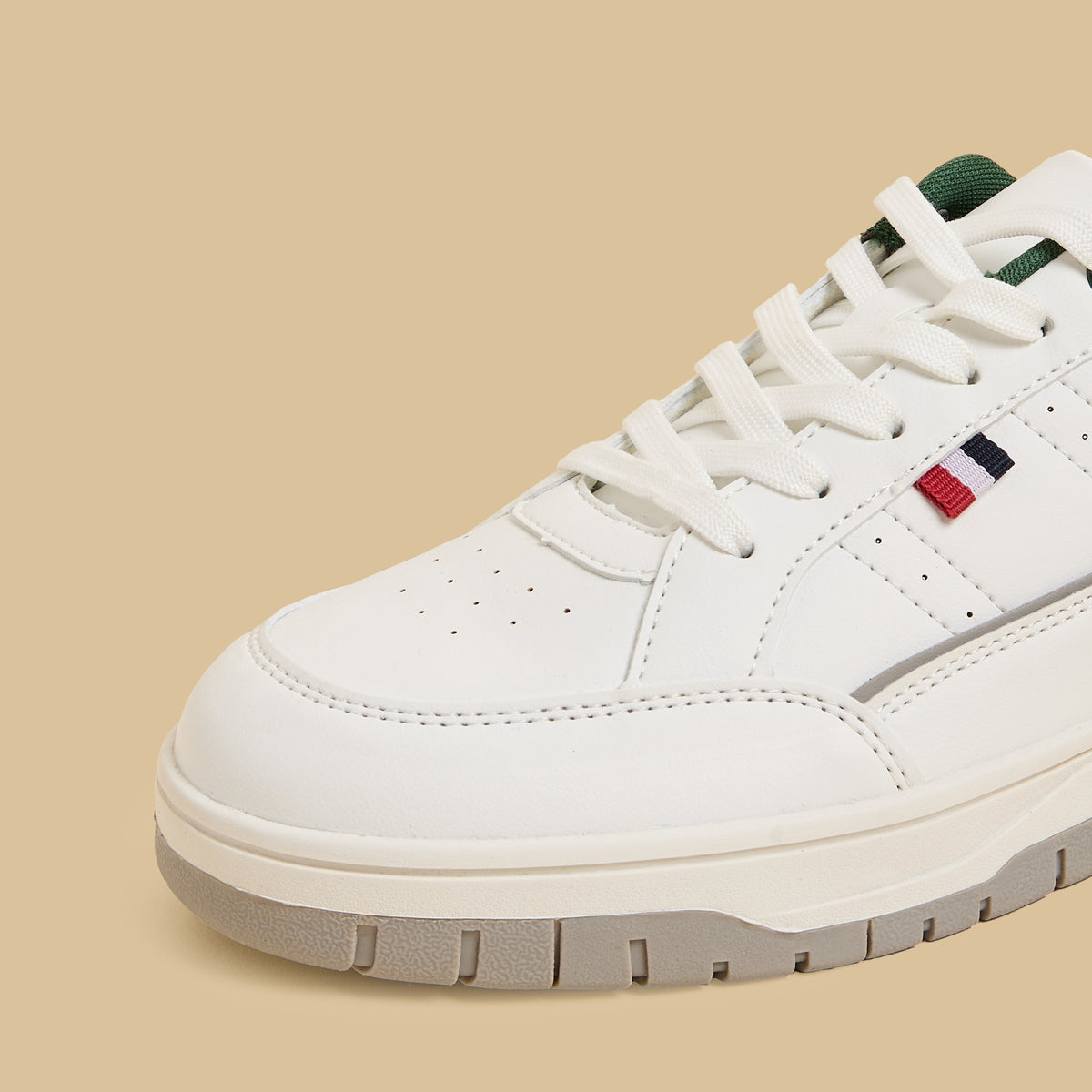 Max Skate Lace-Up Sports Shoes White for Men - image 4