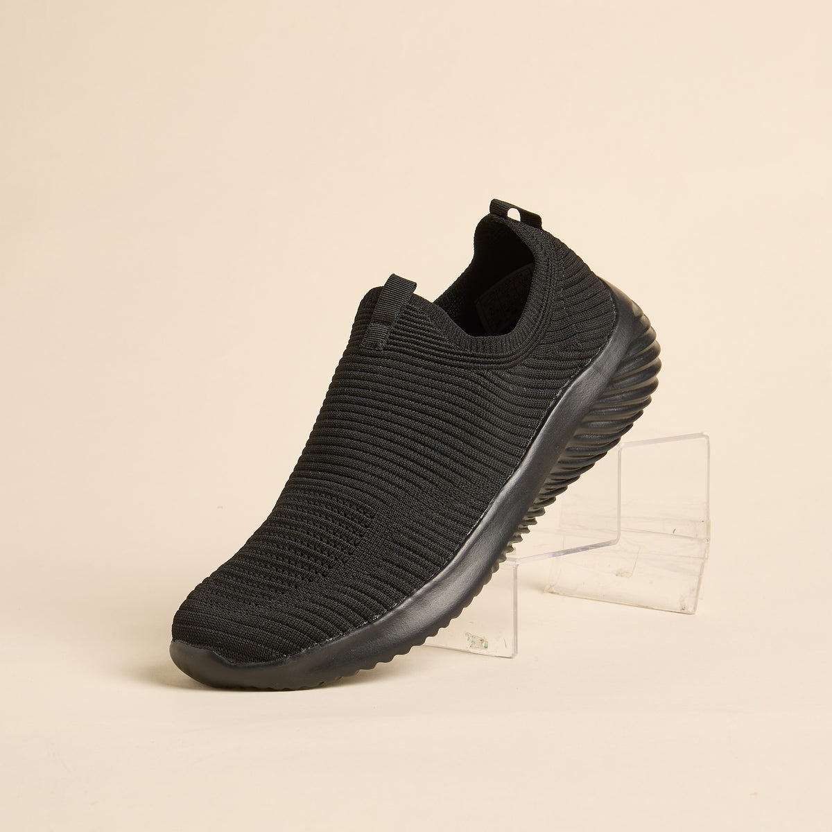 Max Flyknit Slip-On Shoes Black for Men - image 4