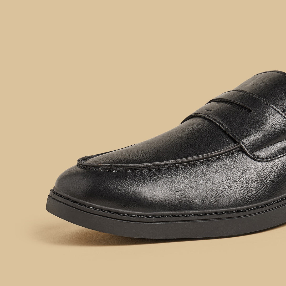 Max Cutout Detail Slip-On Shoes Black for Men - image 4