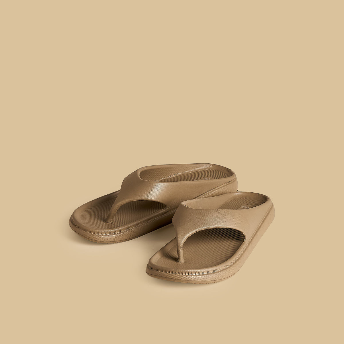 Max Textured Thong Volume Slides Cream for Men - image 1