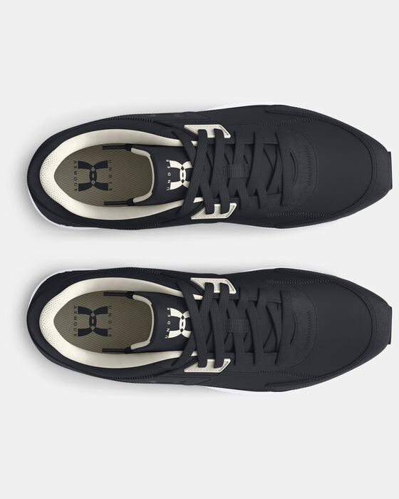 UA Essential Runner sneakers