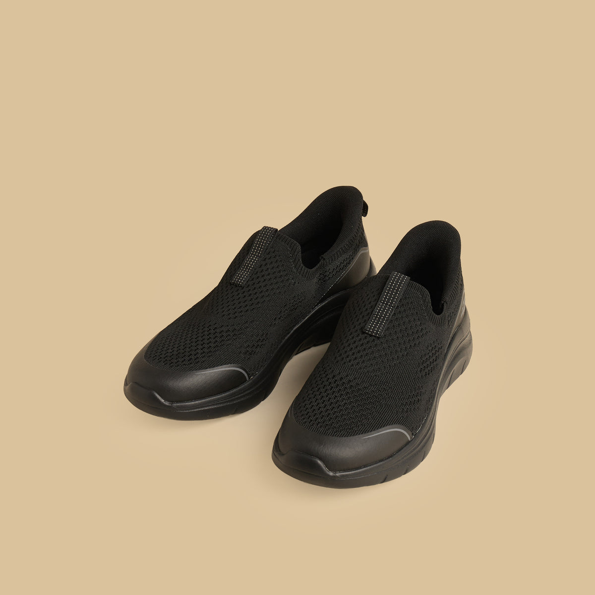 Max Flyknit Textured Slip-On Sports Shoes Black for Men - image 1