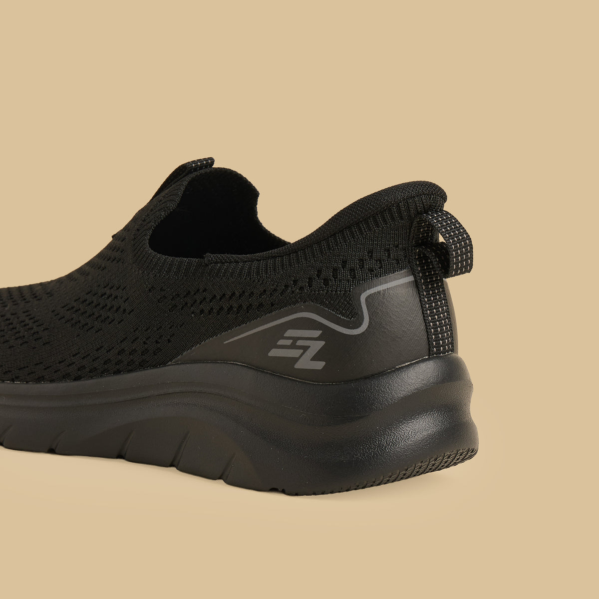 Max Flyknit Textured Slip-On Sports Shoes Black for Men - image 5