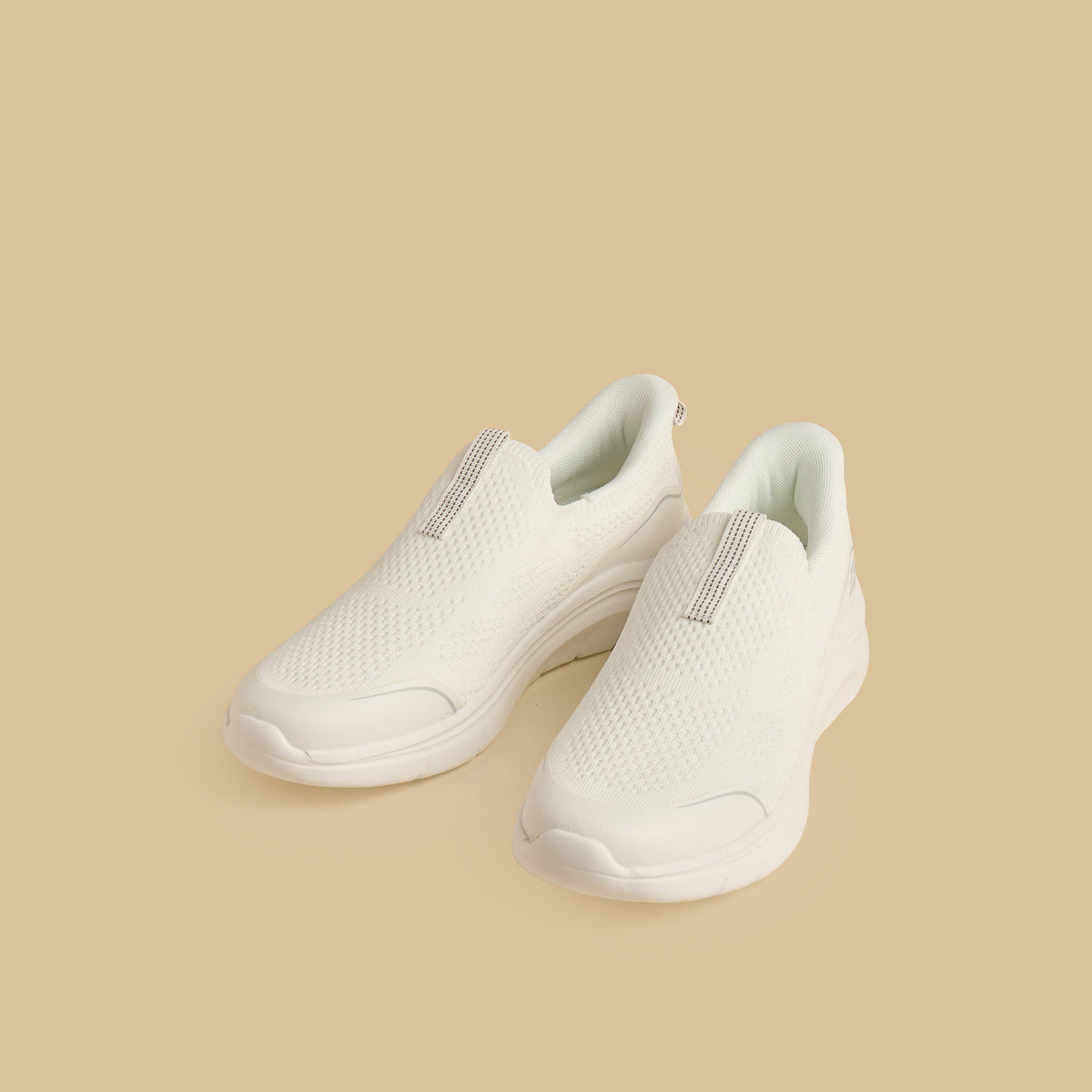 Max Flyknit Textured Slip-On Sports Shoes White for Men - image 1