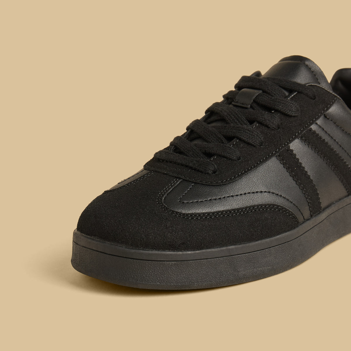 Max Suede Lace-Up Sports Shoes Black for Men - image 4