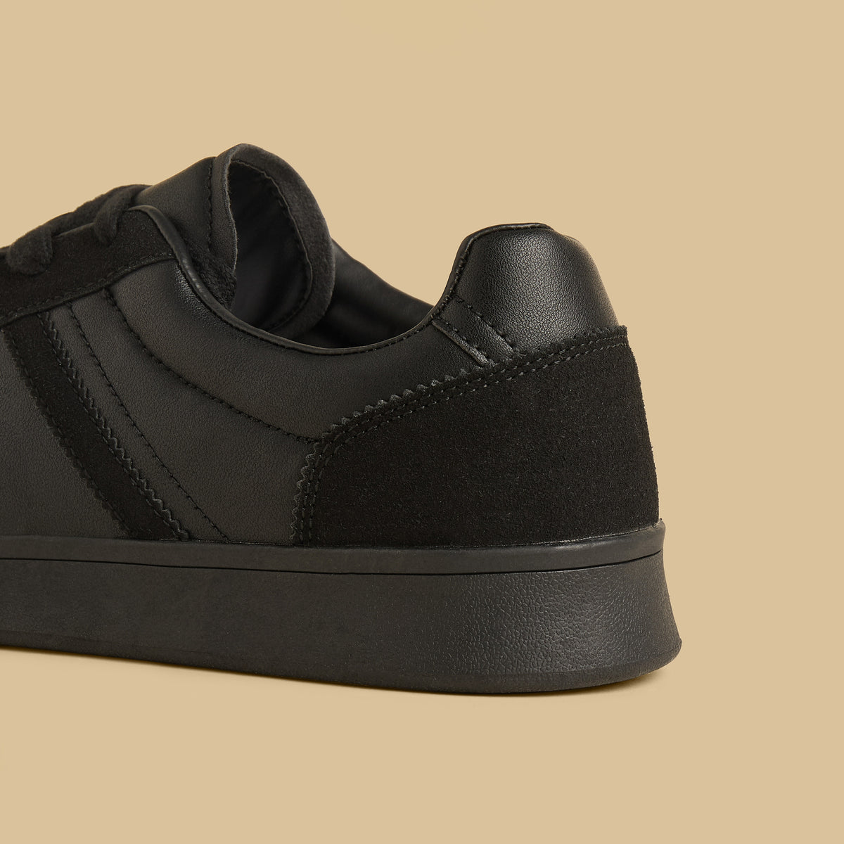 Max Suede Lace-Up Sports Shoes Black for Men - image 5