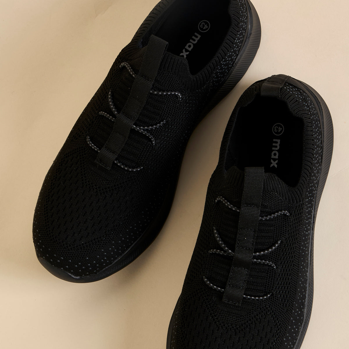 Max Textured Flyknit Slip-On Sports Shoes Black for Men - image 5