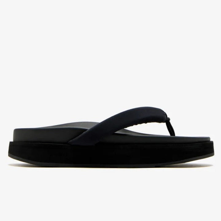 Onwuad Cuda sandals Black