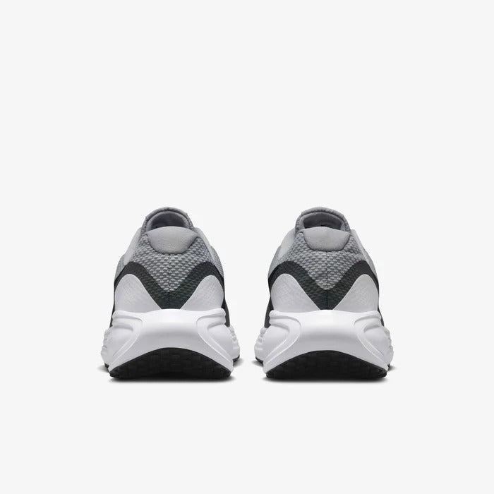 Nike Revolution 8 Grey