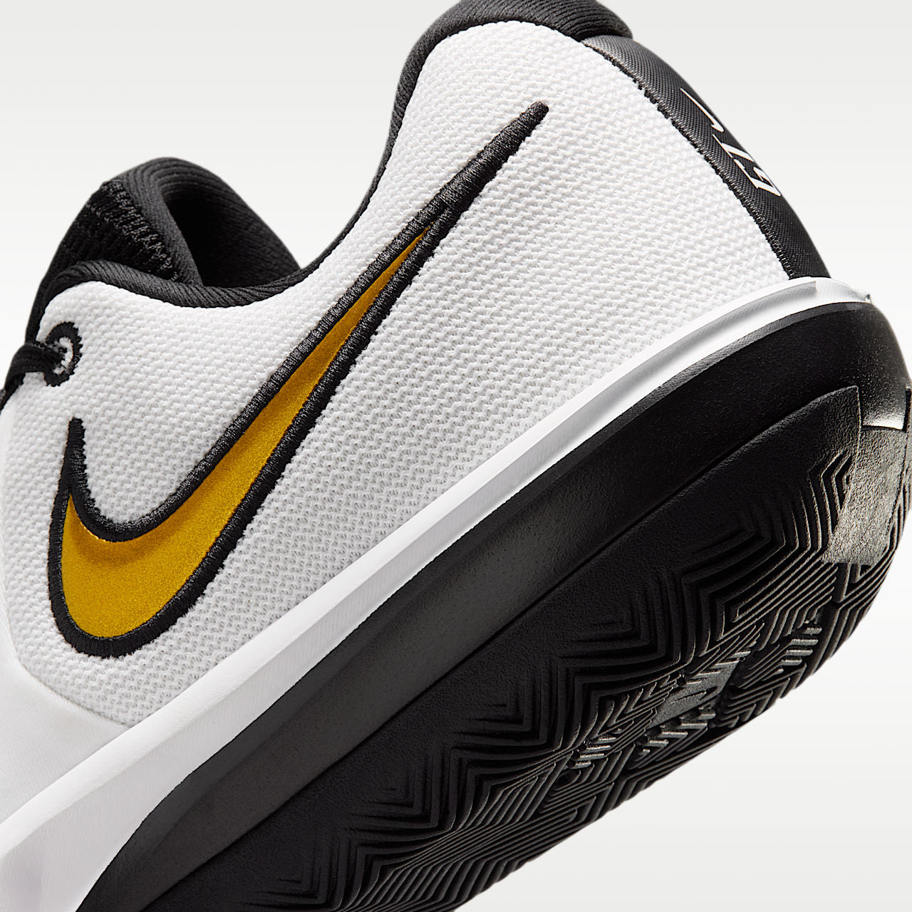 Nike G.T. Cut Academy 2 Unisex Basketball Shoes HV9774-100