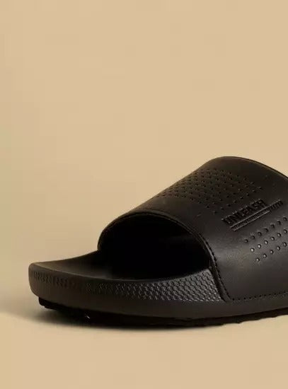 Max Textured Soft Slide Black