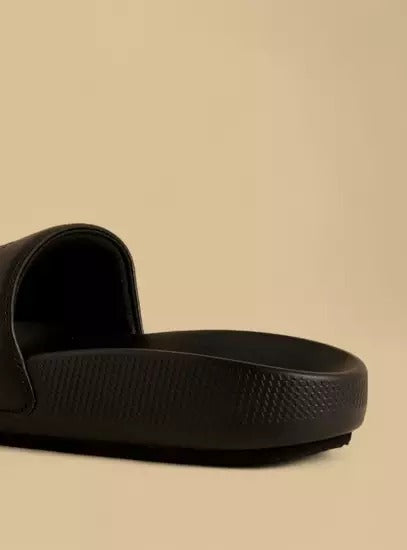 Max Textured Soft Slide Black