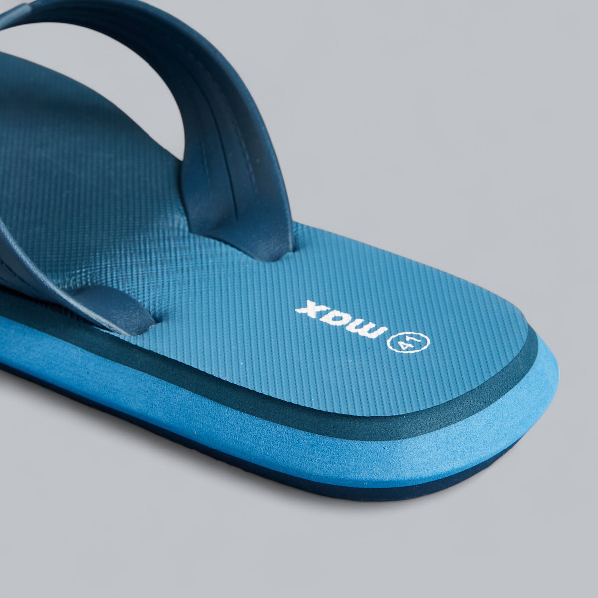 Max Ombre Thong Slippers Blue for Men - image 5