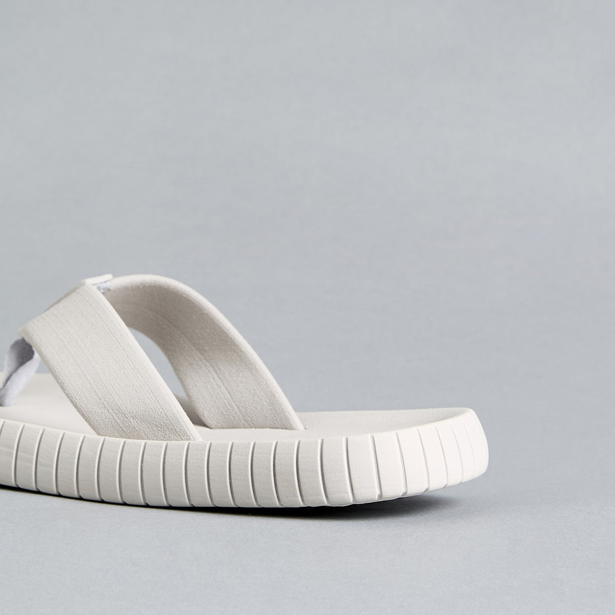 Max Plain Thong Slippers Grey for Men - image 5