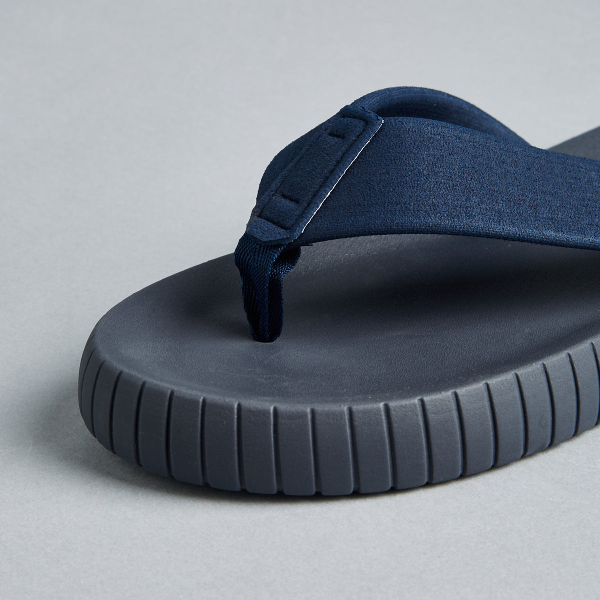 Max Plain Thong Slippers Blue for Men - image 4