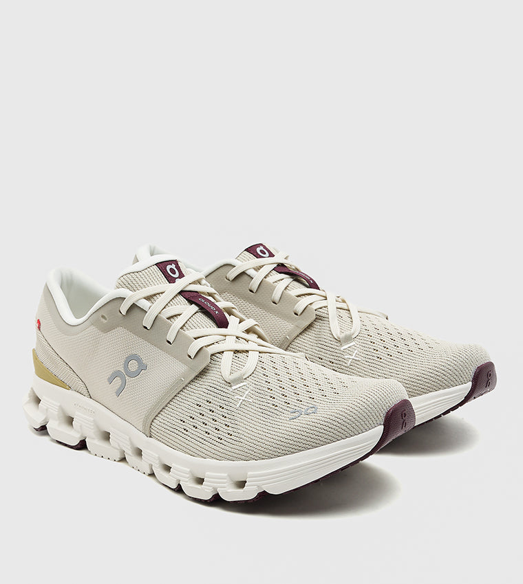 On Cloud X 4 Beige