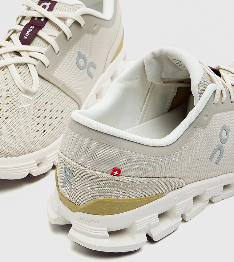 On Cloud X 4 Beige