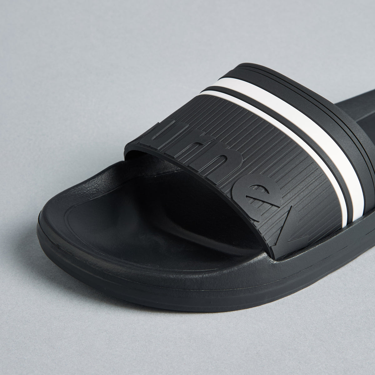 Max Contrast Piping Detail Slides Black for Men - image 4