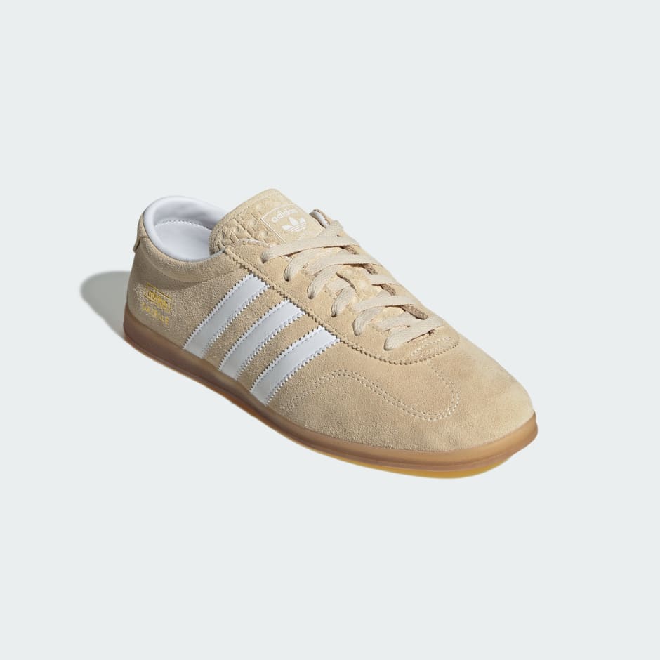 Adidas Gazelle Lo Pro Shoes - Sand Strata / Cloud White / Gum