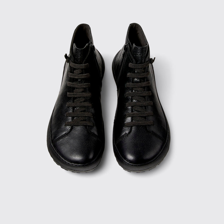Overhead view of Peu Serra Black Leather Ankle Boots for Men.