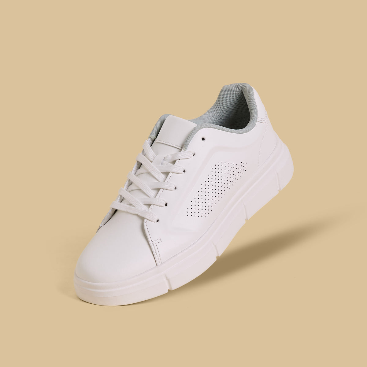 Max Perforated Lace-Up Sports Shoes White for Men - image 1