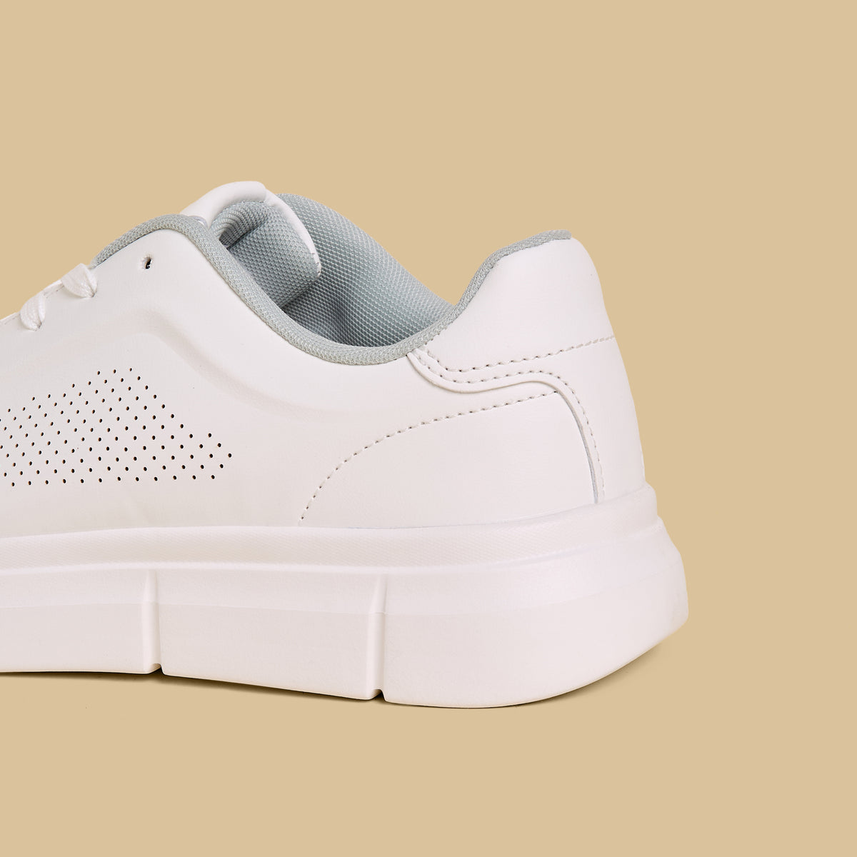 Max Perforated Lace-Up Sports Shoes White for Men - image 5