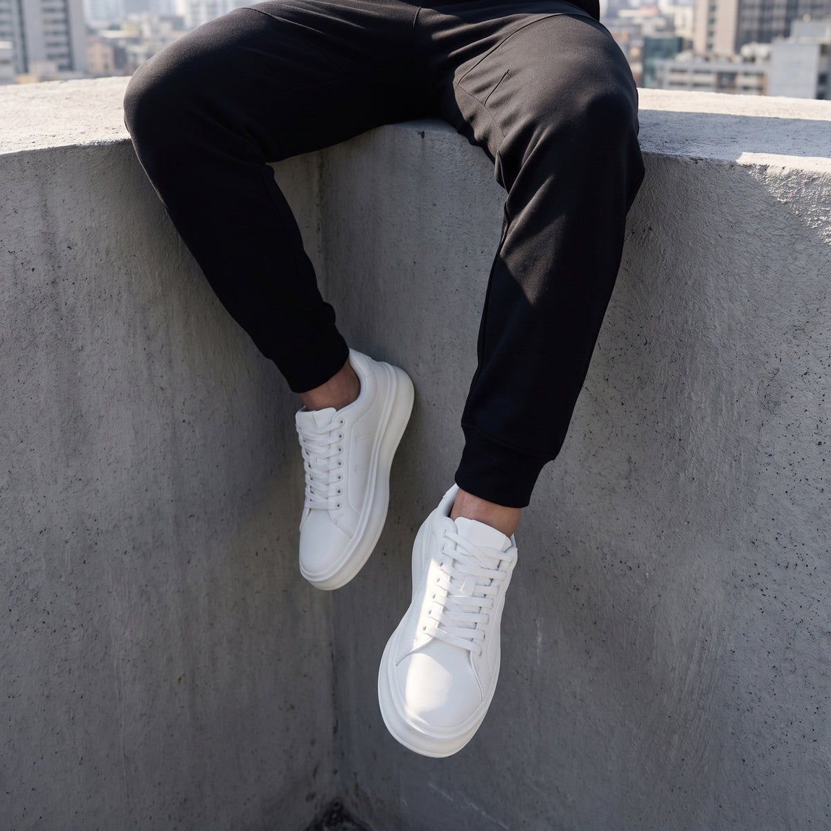 Max Plain Lace-Up Sports Shoes White for Men - image 2