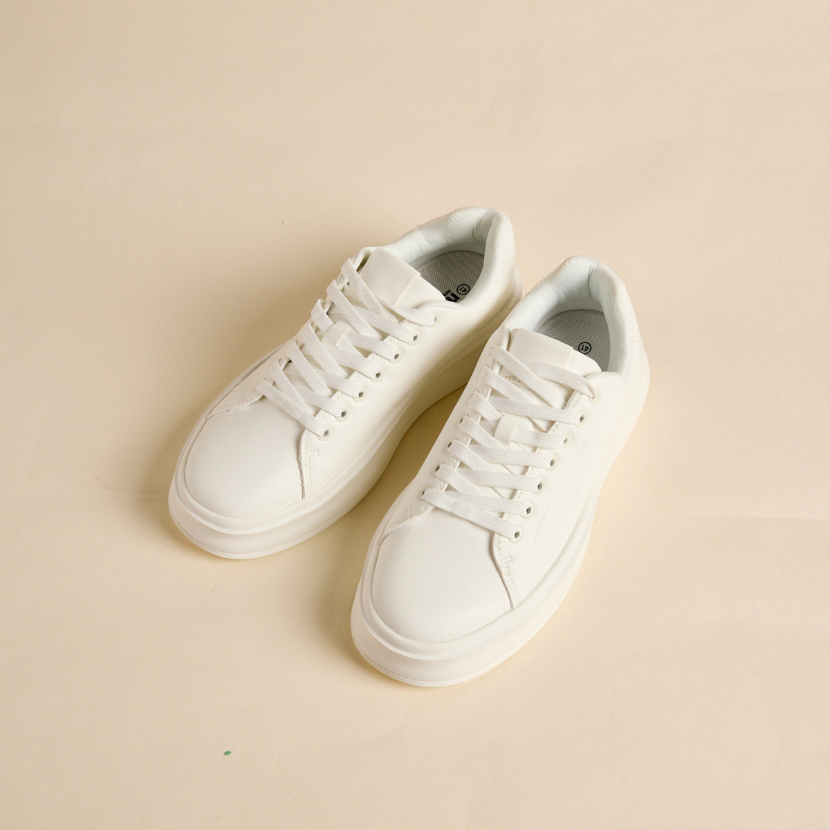 Max Plain Lace-Up Sports Shoes White for Men - image 3