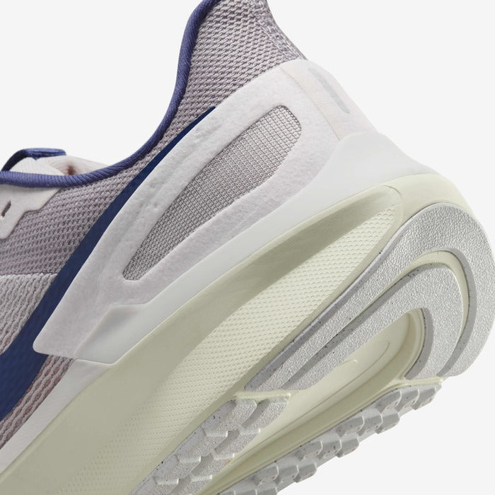 Nike Structure 25