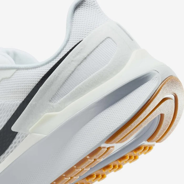 Nike Structure 25 