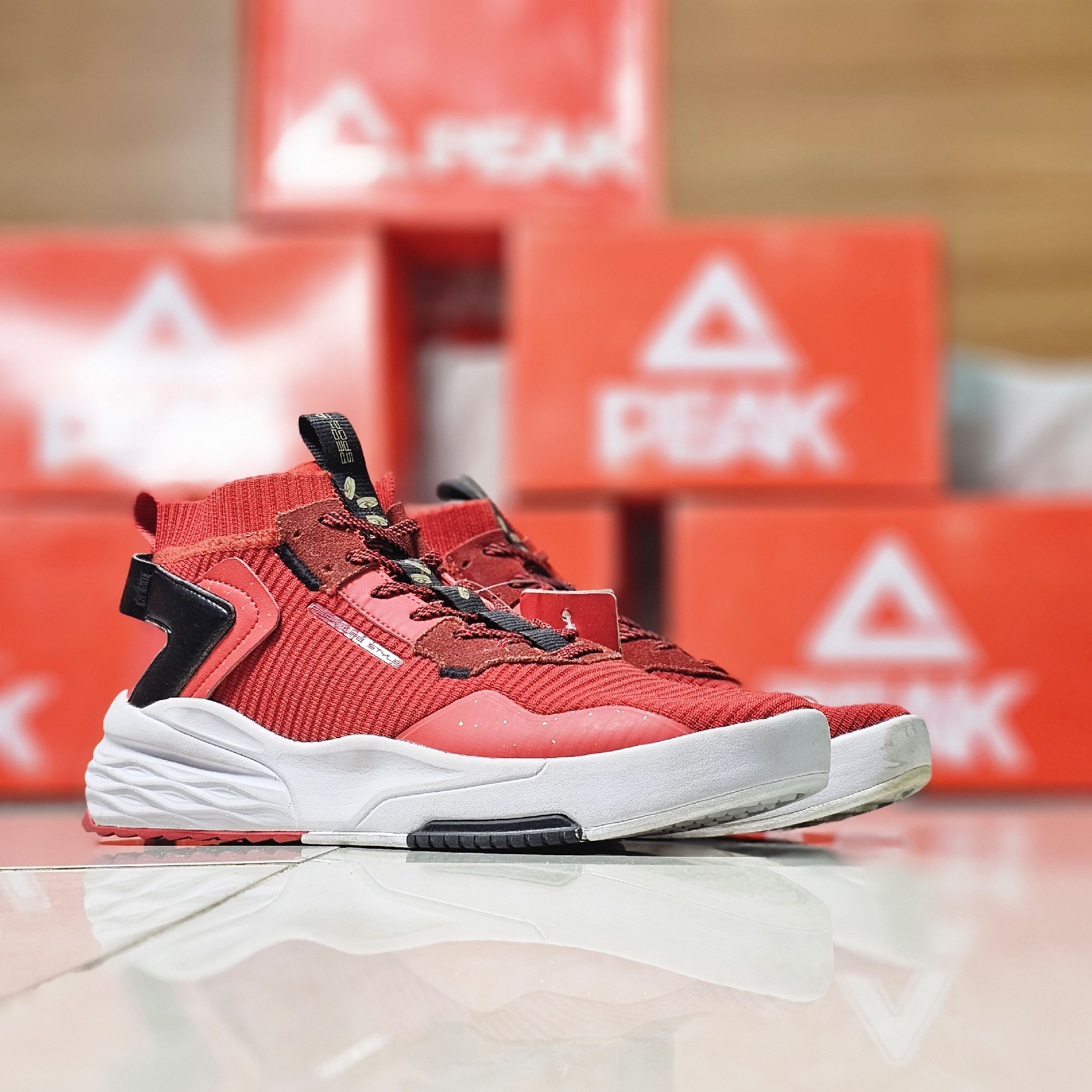 Peak® High Collar Sneaker Red - Jango Mall