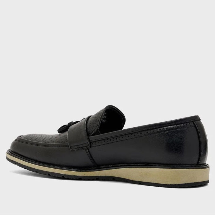 Robert Wood Tassle Casual  Men