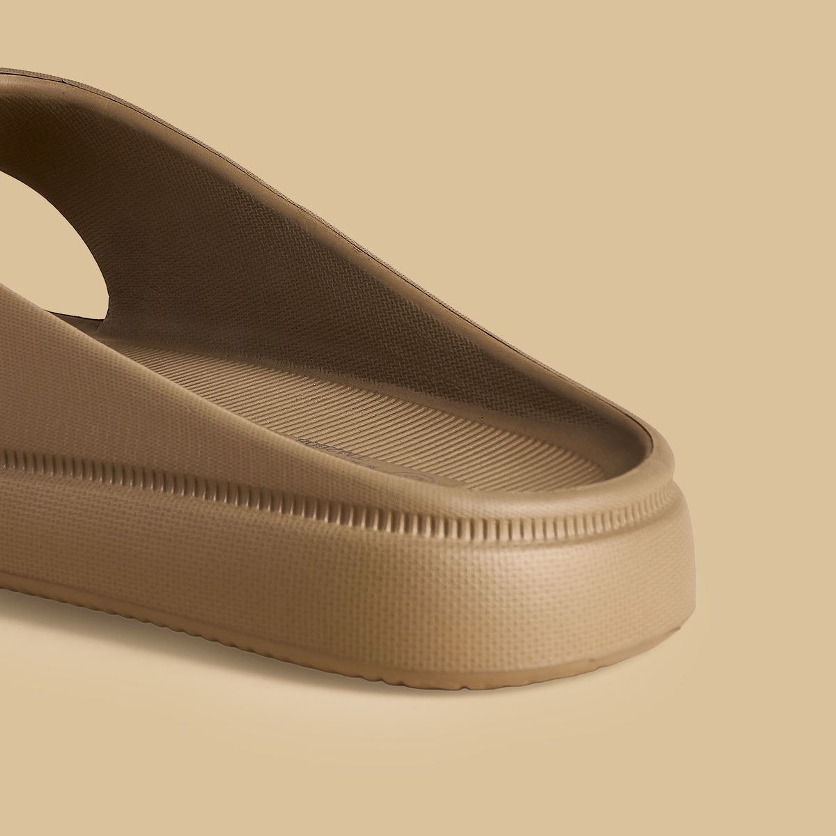 Max Textured Thong Volume Slides Cream for Men - image 5