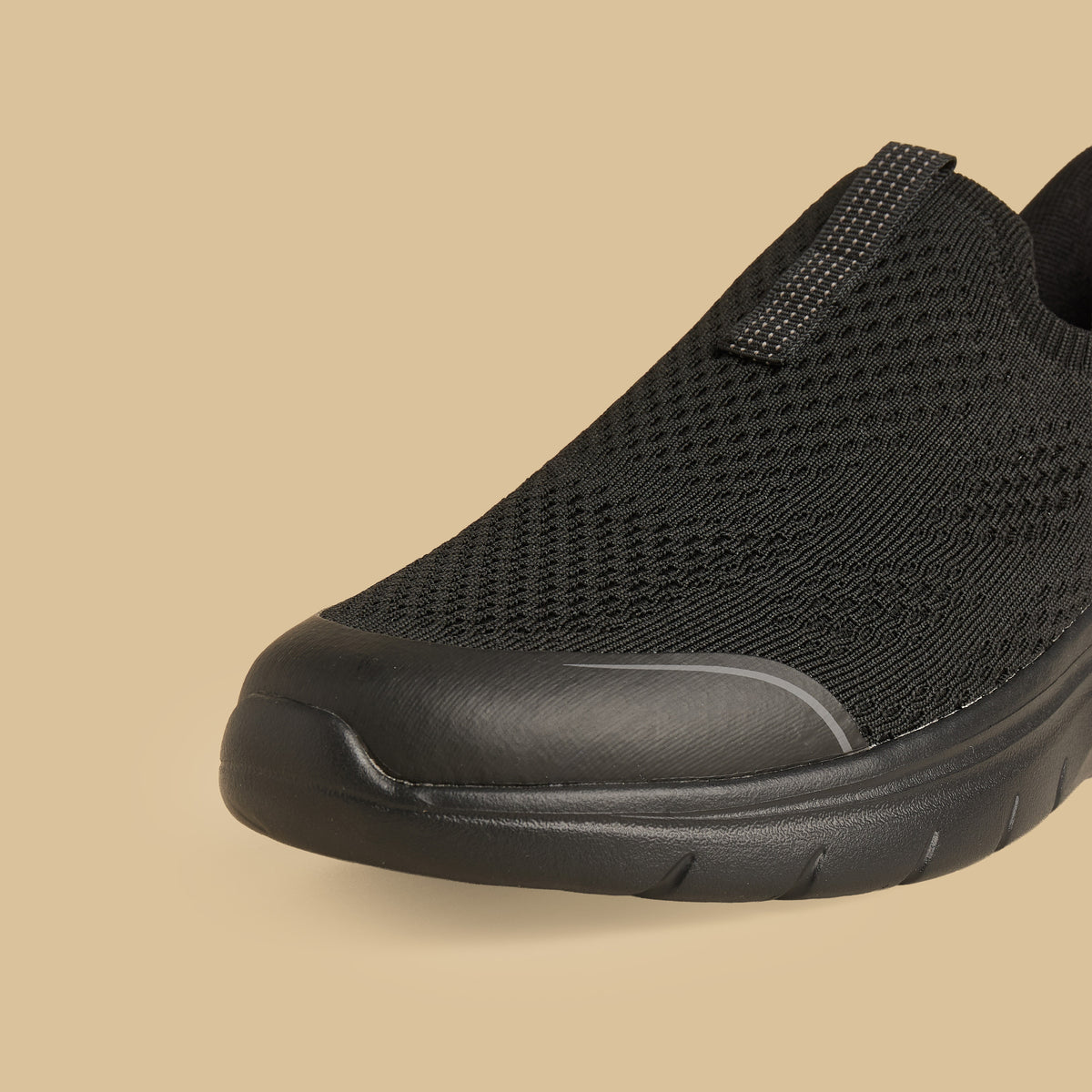 Max Flyknit Textured Slip-On Sports Shoes Black for Men - image 4