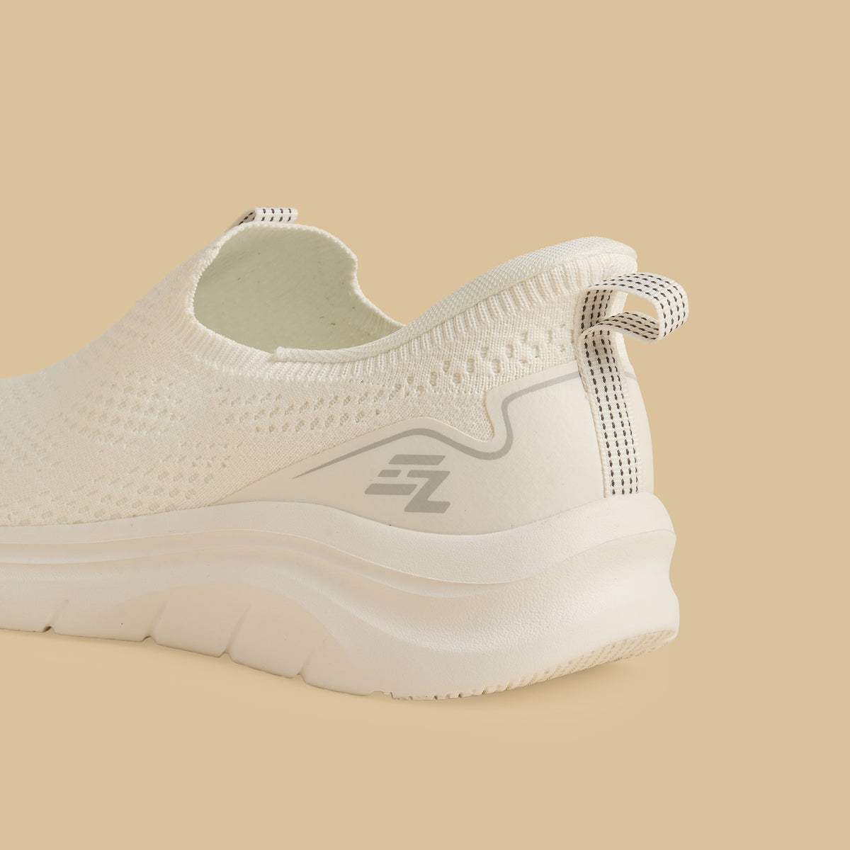 Max Flyknit Textured Slip-On Sports Shoes White for Men - image 5