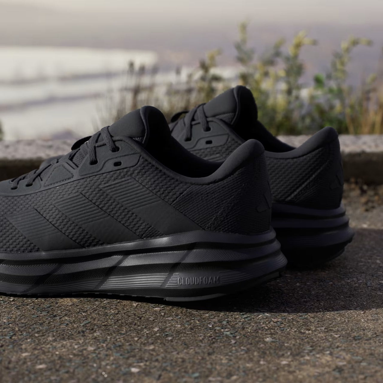 galaxy running shoes - core black